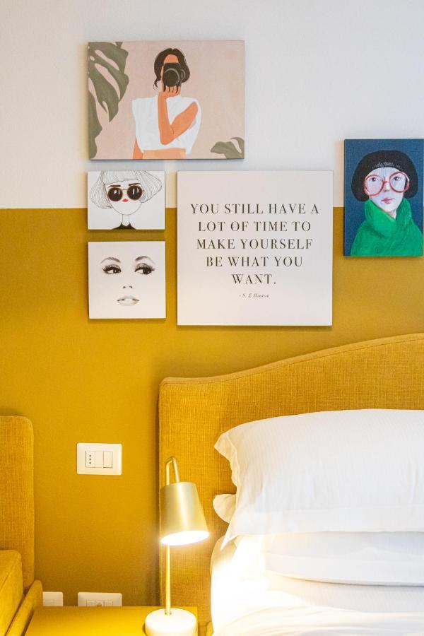 Lu. Hotel *