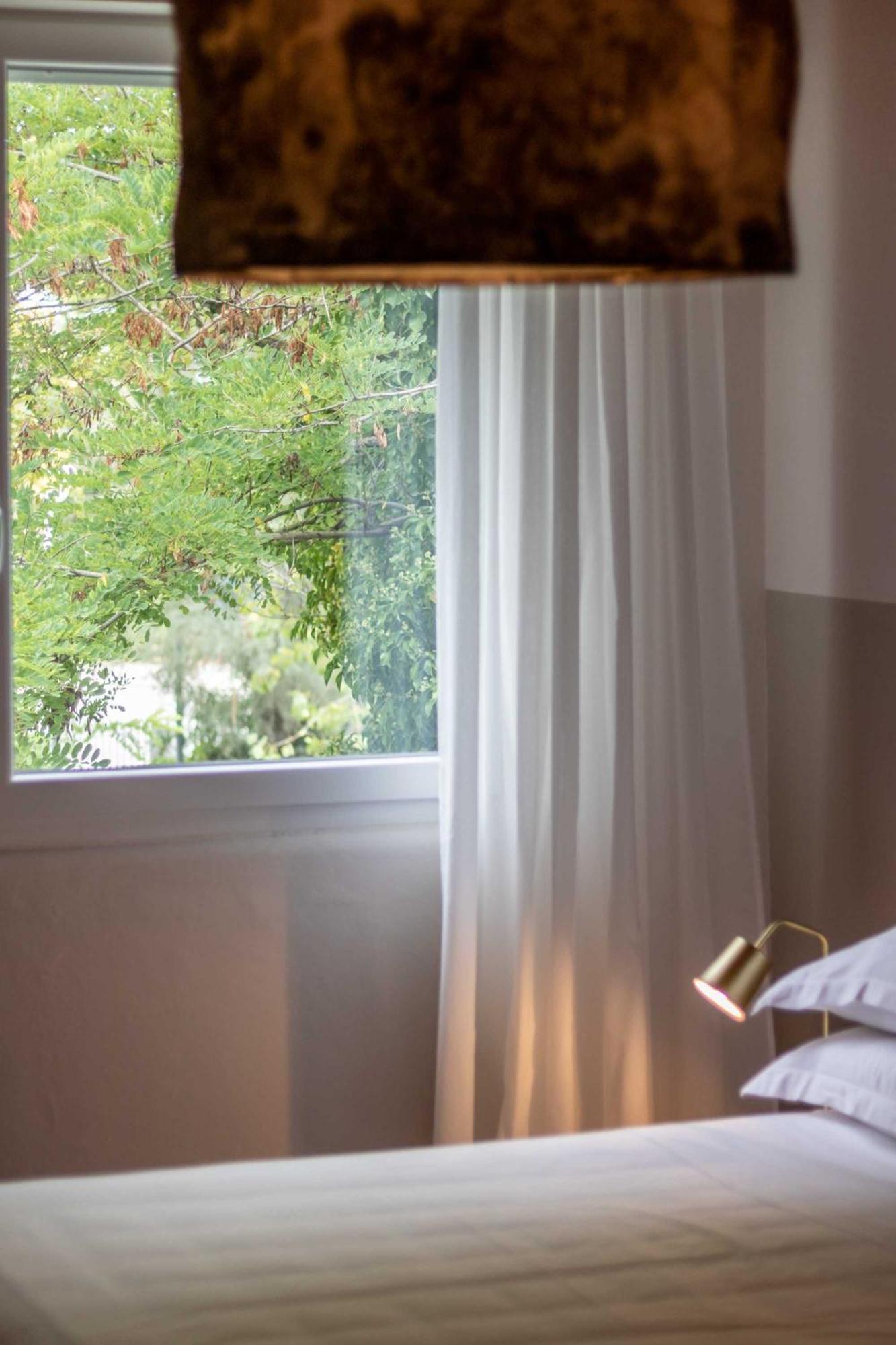 Lu. Hotel *
